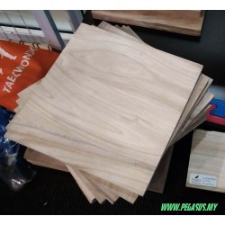 Adhesive Demo Board for Martial Arts | Easy-Break Wood 28x28cm